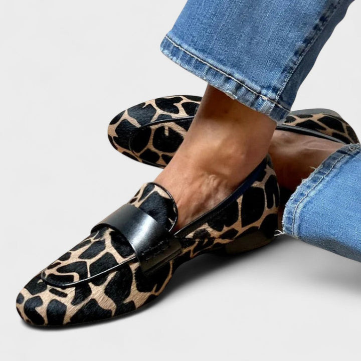 ANNETTE | Loafer med dyreprint