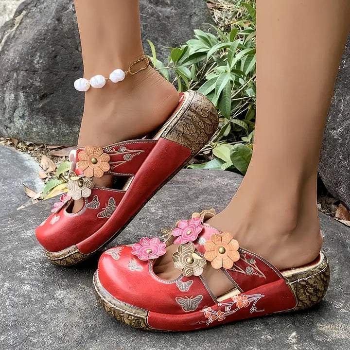 Nicoline – Retro røde blomstersandaler