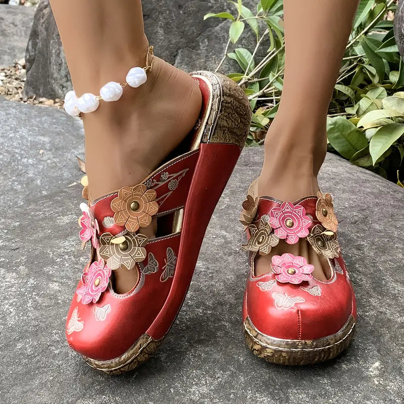 Nicoline – Retro røde blomstersandaler