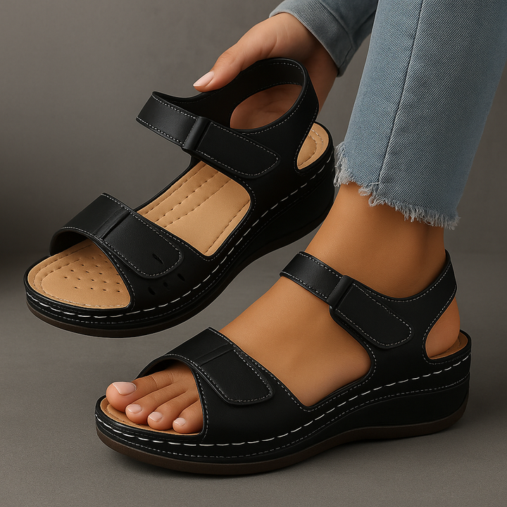 Veera ortopædiske sandaler med kilehæl